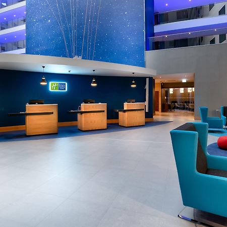 Holiday Inn Express - London Heathrow T4 By Ihg Hillingdon Esterno foto Holiday Inn Express Dublin Airport