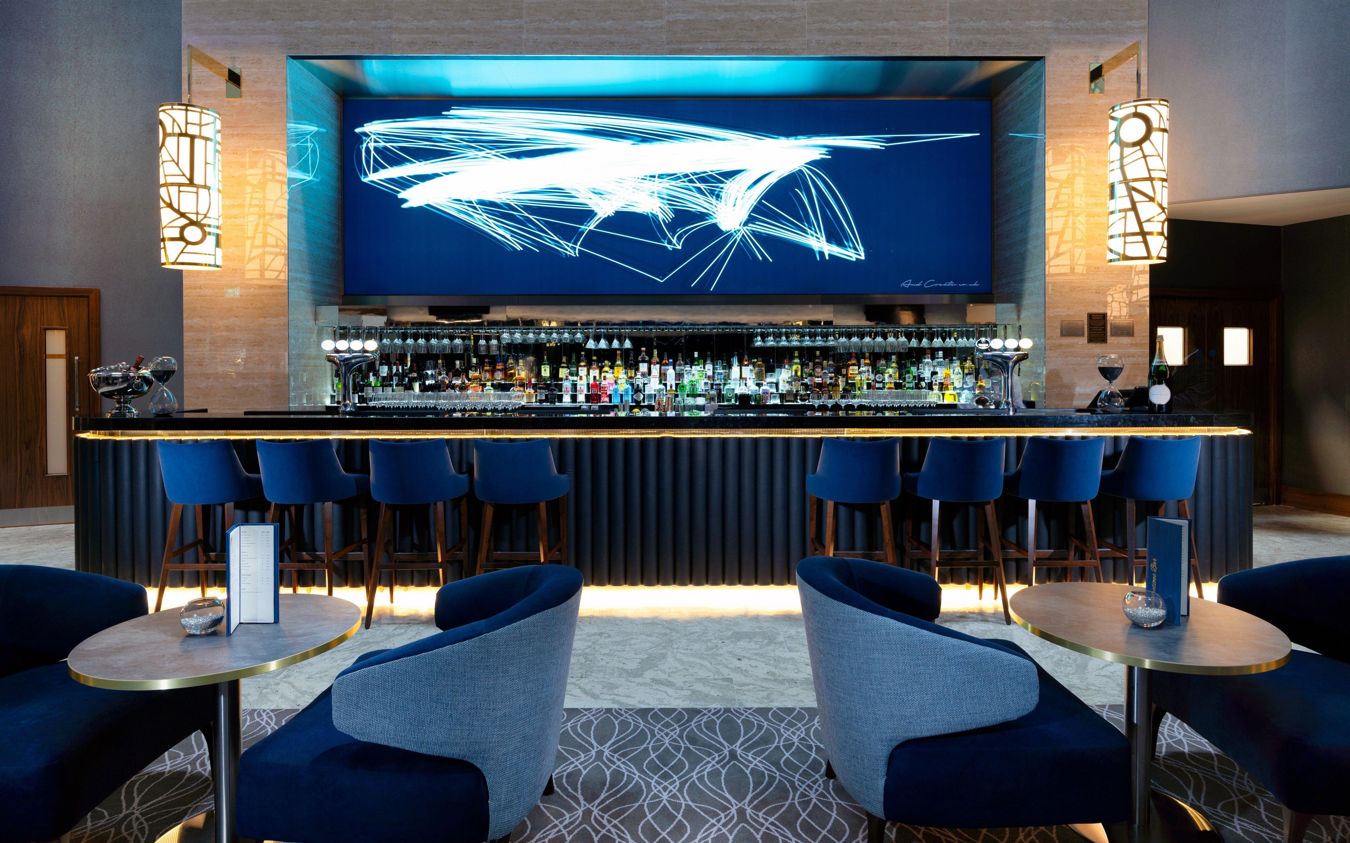 Holiday Inn Express - London Heathrow T4 By Ihg Hillingdon Esterno foto The bar at the hotel
