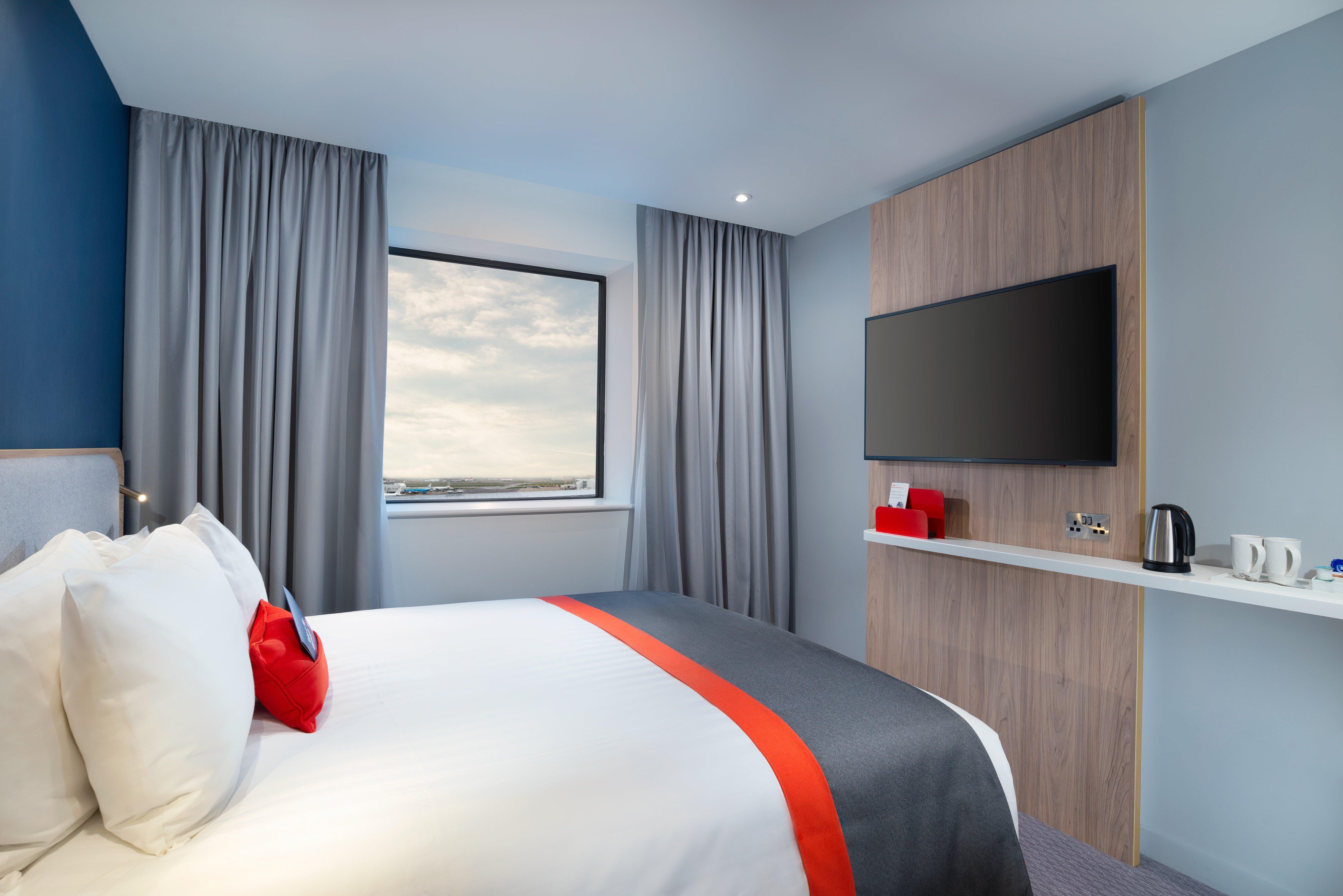 Holiday Inn Express - London Heathrow T4 By Ihg Hillingdon Esterno foto A room at the airport