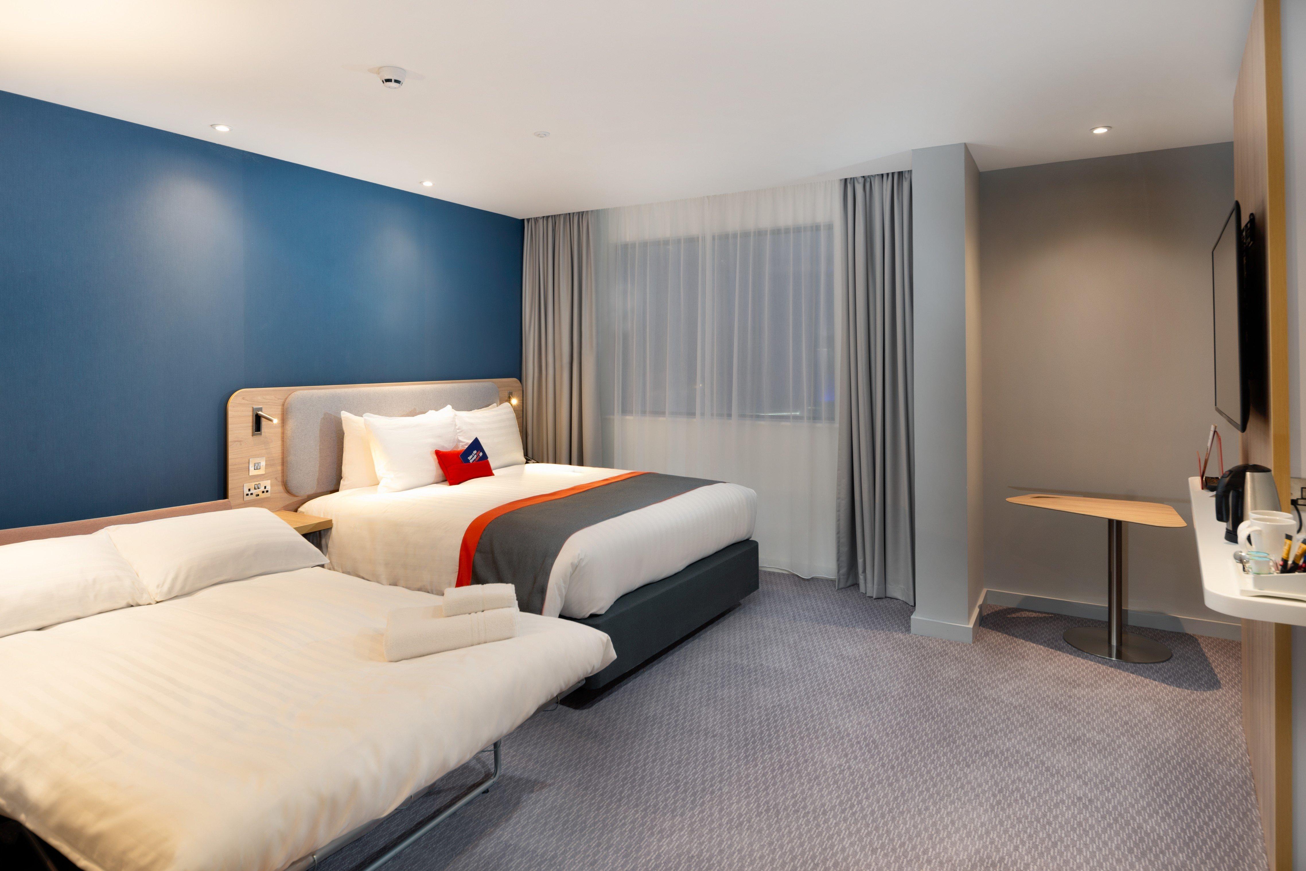 Holiday Inn Express - London Heathrow T4 By Ihg Hillingdon Esterno foto A room at the hotel