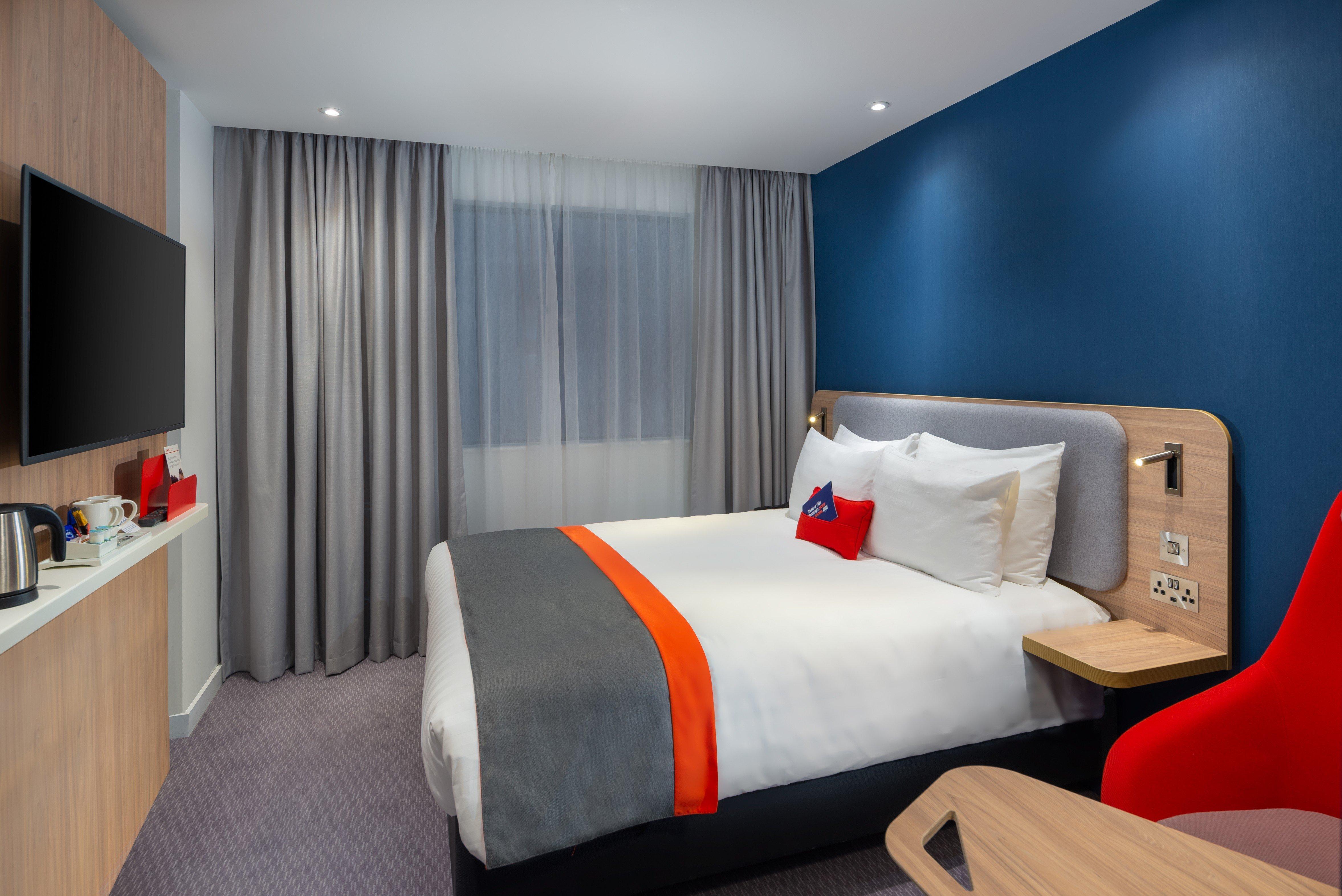Holiday Inn Express - London Heathrow T4 By Ihg Hillingdon Esterno foto A room at the hotel