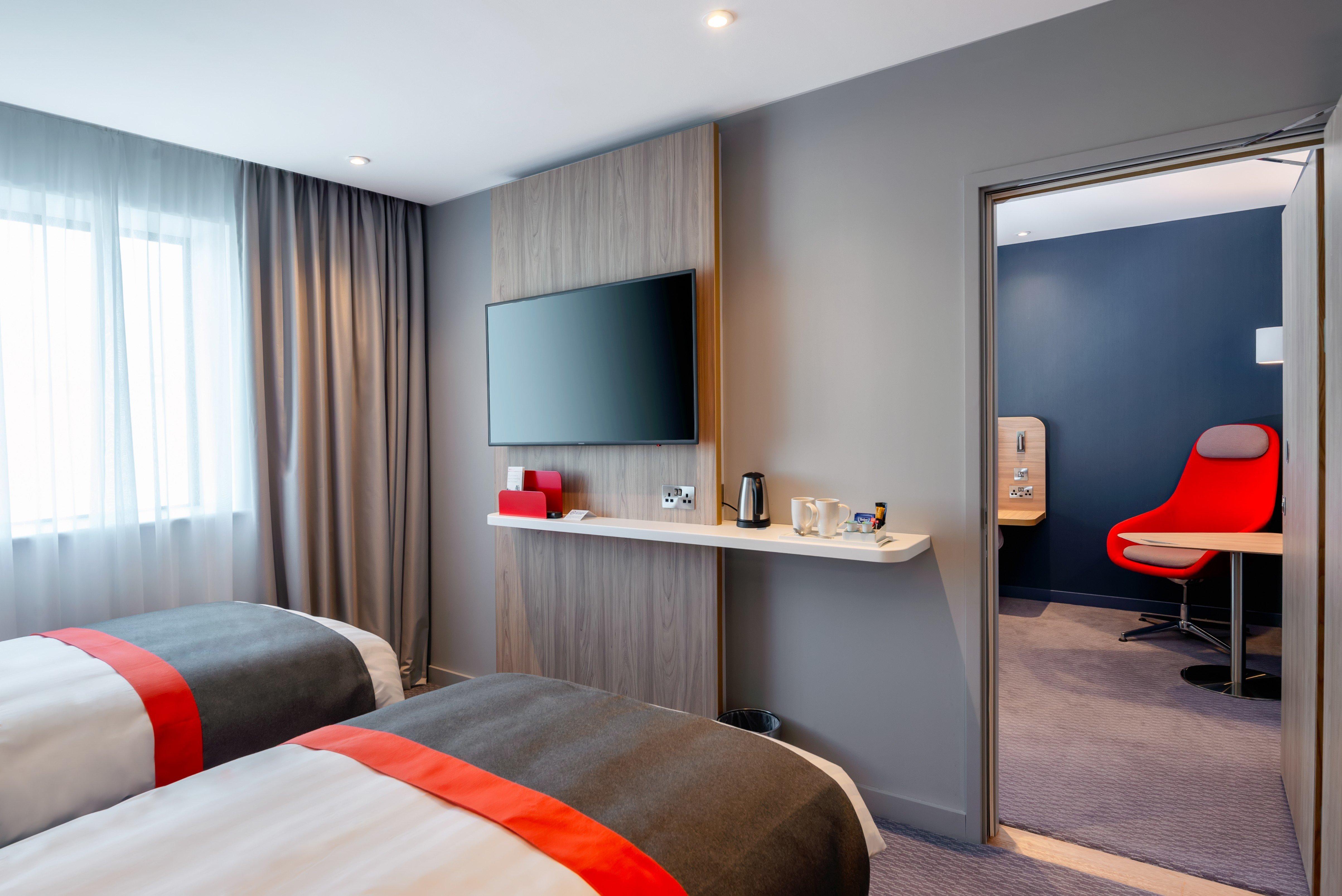 Holiday Inn Express - London Heathrow T4 By Ihg Hillingdon Esterno foto A room at the hotel