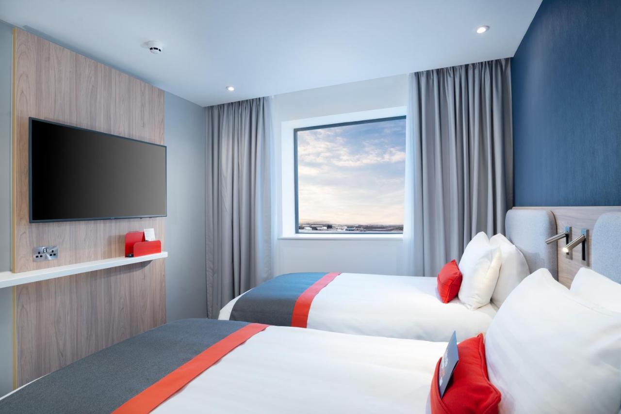 Holiday Inn Express - London Heathrow T4 By Ihg Hillingdon Esterno foto